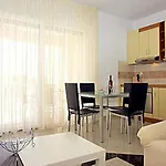 Apartment In With Sea View, Balcony, Air Conditioning, Wifi 858-2 *