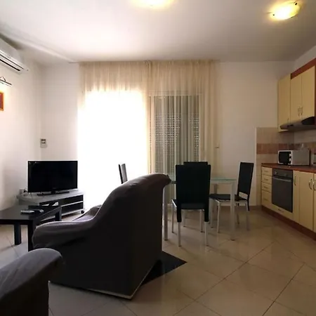 In With Sea View, Balcony, Air Conditioning, Wifi 858-2 Zara